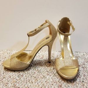 NWT Gold glitter t-strap heels